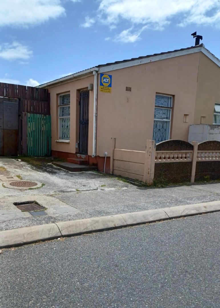  Bedroom Property for Sale in Portlands Western Cape